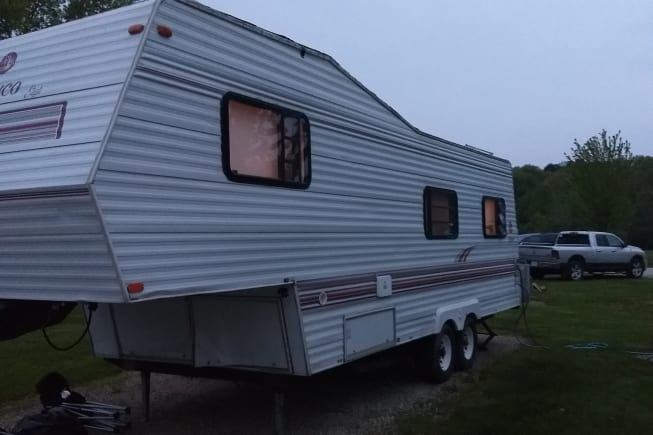 1995 Fifth Wheel RV For Rent In Rochester MN RVUSA