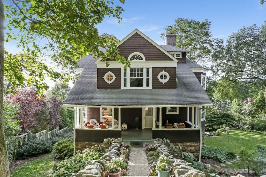 A Tarrytown NY Victorian Where You Can Gaze At The Hudson River For 